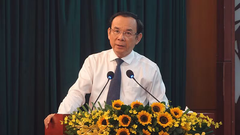 Đồng chí Nguyễn Văn Nên, Ủy viên Bộ Chính trị, Bí thư Thành ủy Thành phố Hồ Chí Minh phát biểu kết luận hội nghị. (Ảnh M.H)