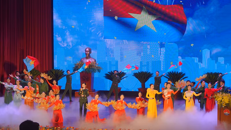 Chương trình văn nghệ tại Hội thảo. (Ảnh: M.H)