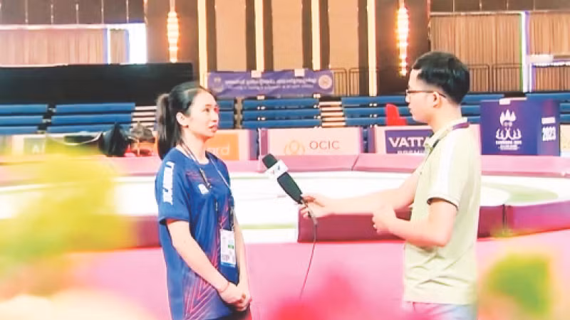 Phóng viên VTV tác nghiệp tại Sea Games 31. Ảnh: Hoài Thu