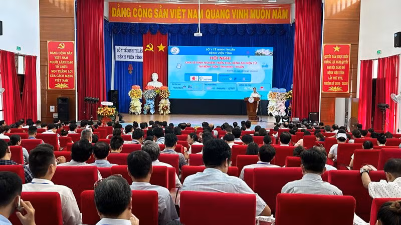Quang cảnh hội nghị.