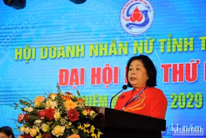 Bà Hoàng Thị Hồng, Chủ tịch Hội doanh nhân nữ tỉnh Thái Bình cho biết, trong 5 năm qua cộng đồng doanh nhân nữ vượt qua đại dịch Covid-19, vững vàng trên thương trường, đóng góp quan trọng vào sự phát triển của tỉnh.