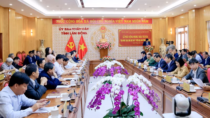 Quang cảnh lễ phát động.