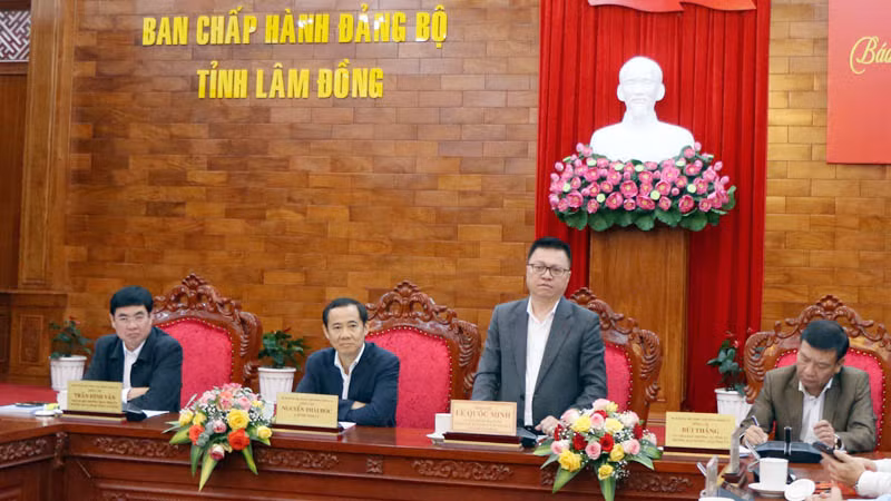 Đồng chí Lê Quốc Minh phát biểu ý kiến tại buổi làm việc.