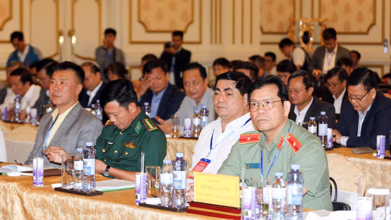 Đại biểu tham dự hội nghị. Đại biểu tham dự hội nghị.