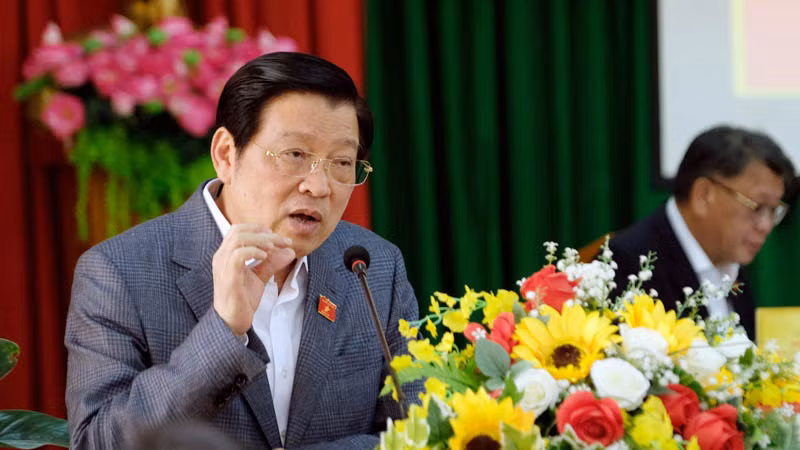 Đồng chí Phan Đình Trạc phát biểu ý kiến tại hội nghị tiếp xúc cử tri. Đồng chí Phan Đình Trạc phát biểu ý kiến tại hội nghị tiếp xúc cử tri.