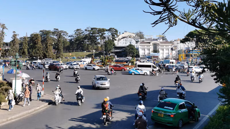 Các tuyến đường khu vực trung tâm Đà Lạt thông thoáng trong dịp Tết Nguyên đán 2024.