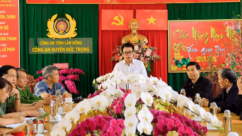 Phó Chủ tịch Ủy ban nhân dân tỉnh Lâm Đồng Nguyễn Ngọc Phúc phát biểu ý kiến biểu dương các lực lượng phá nhanh vụ án.