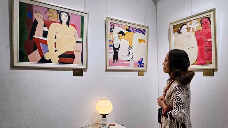 Một góc không gian triển lãm "Nguồn cội" tại Mimosa Gallery. Một góc không gian triển lãm "Nguồn cội" tại Mimosa Gallery.