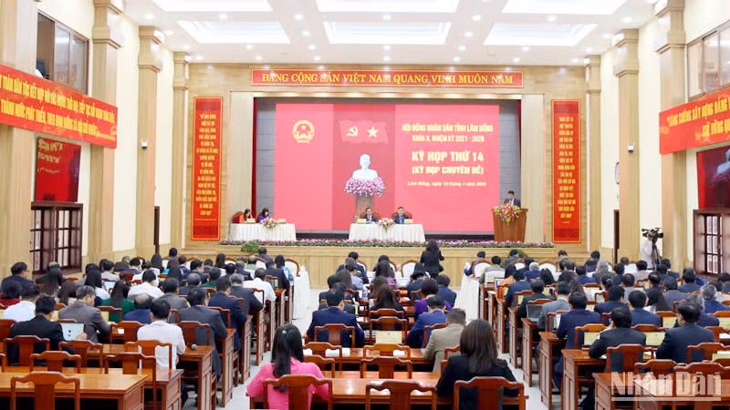 Quang cảnh kỳ họp.