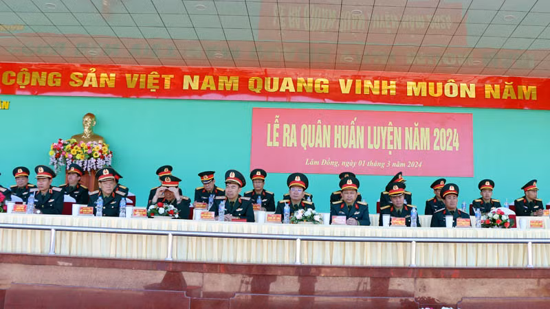 Lãnh đạo Học viện Lục quân tham dự buổi lễ. Lãnh đạo Học viện Lục quân tham dự buổi lễ.