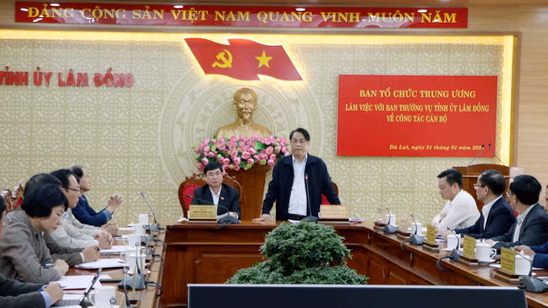 Đồng chí Phan Thăng An phát biểu ý kiến tại buổi làm việc.