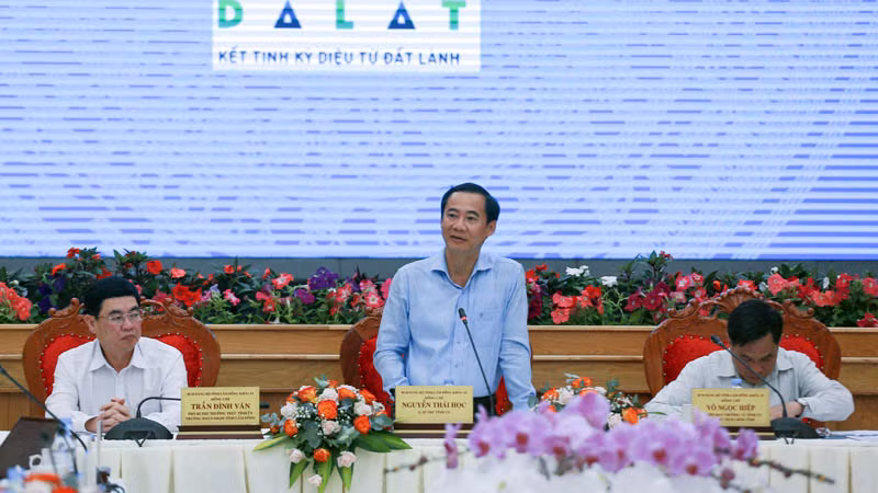 Quyền Bí thư Tỉnh ủy Lâm Đồng Nguyễn Thái Học phát biểu kết luận hội nghị. Quyền Bí thư Tỉnh ủy Lâm Đồng Nguyễn Thái Học phát biểu kết luận hội nghị.