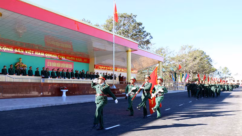 Duyệt đội ngũ tại Lễ ra quân huấn luyện năm 2024. Duyệt đội ngũ tại Lễ ra quân huấn luyện năm 2024.