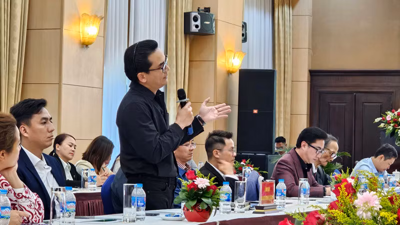 Đại biểu đề xuất những ý tưởng phát triển du lịch Đà Lạt. Đại biểu đề xuất những ý tưởng phát triển du lịch Đà Lạt.