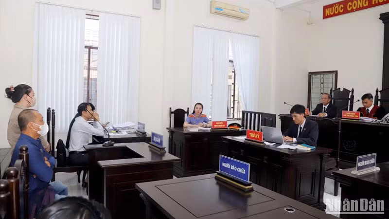 Quang cảnh phiên tòa.