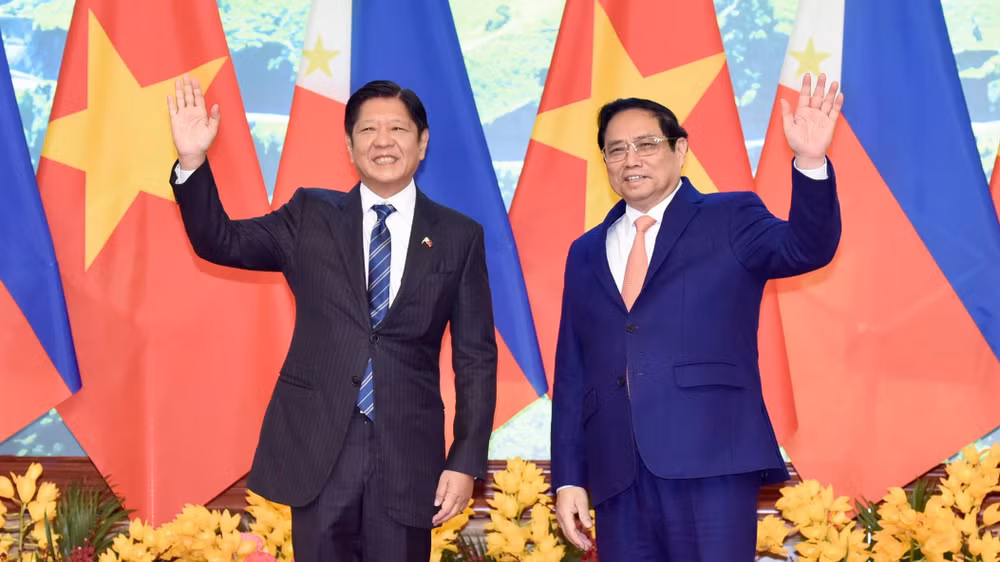 Thủ tướng Phạm Minh Chính và Tổng thống Ferdinand Marcos Jr. trước khi vào hội kiến. (Ảnh: TRẦN HẢI)