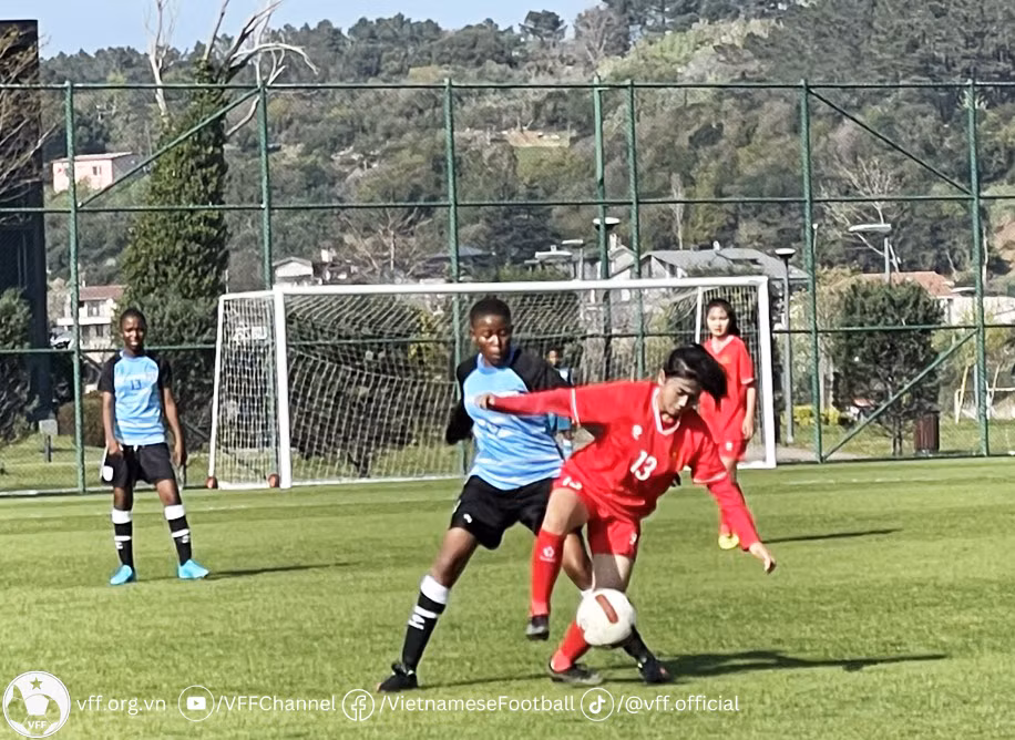 U16 nữ Việt Nam thi đấu ấn tượng trước U16 Botswana. (Ảnh: VFF)