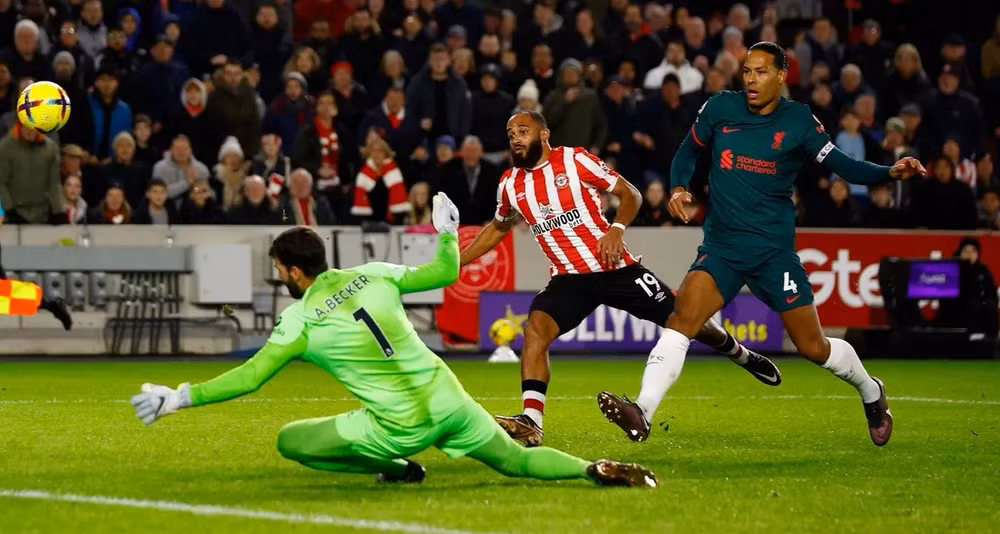 Bryan Mbeumo ấn định tỷ số 3-1 trước Liverpool tại sân vận động Gtech trong khuôn khổ Ngoại hạng Anh mùa giải 2022/2023. (Ảnh: Premier League)