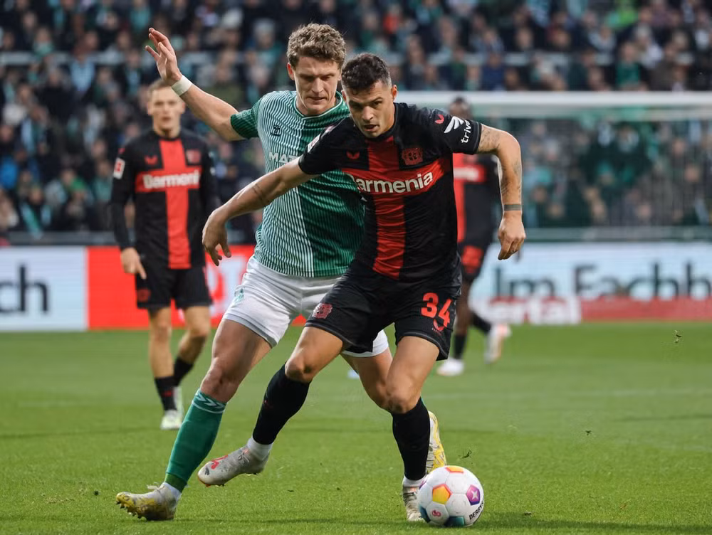 Xhaka là một trong những sự bổ sung chất lượng nhất của Leverkusen. (Ảnh: Getty)