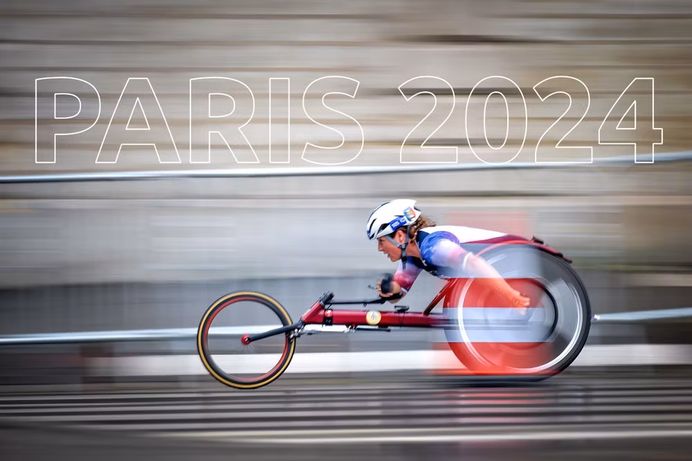 Các vận động viên Paralympic gây ấn tượng với bộ thiết bị đặc biệt. (Ảnh: WorldTriathlon)