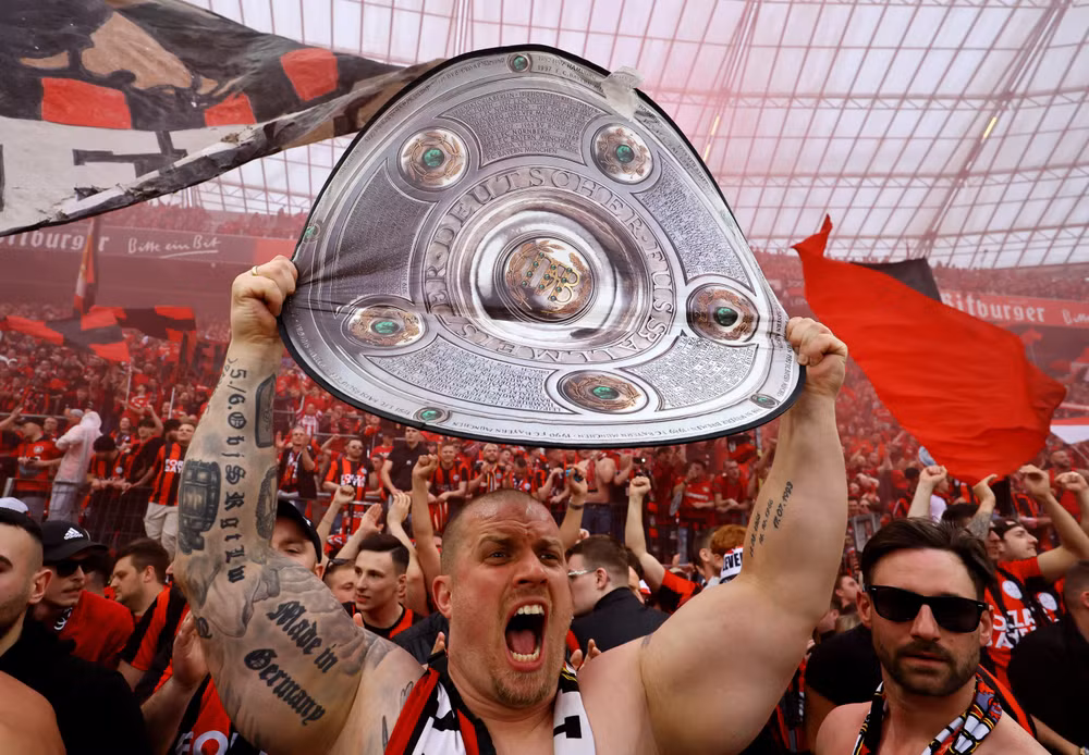 Leverkusen đang có cơ hội hướng tới cú ăn ba mùa này, khi đoàn quân của huấn luyện viên Xabi Alonso vẫn còn chinh chiến ở hai đấu trường Europa League và vào chung kết Cúp quốc gia Đức. (Ảnh: Getty)