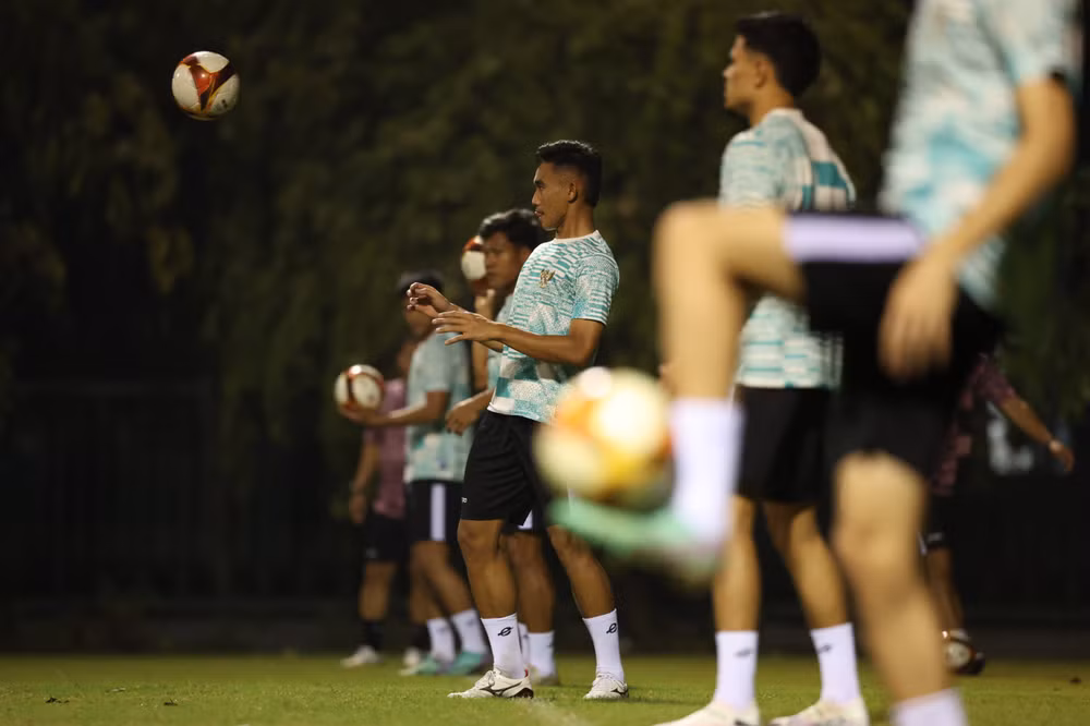 Buổi tập đầu tiên của đội tuyển Indonesia tại Hà Nội. (Ảnh: PSSI)