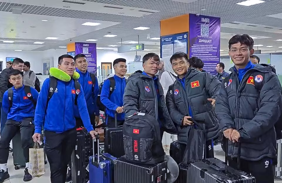Đội tuyển U23 Việt Nam tại sân bay quốc tế Dushanbe (Tajikistan). (Ảnh: VFF)
