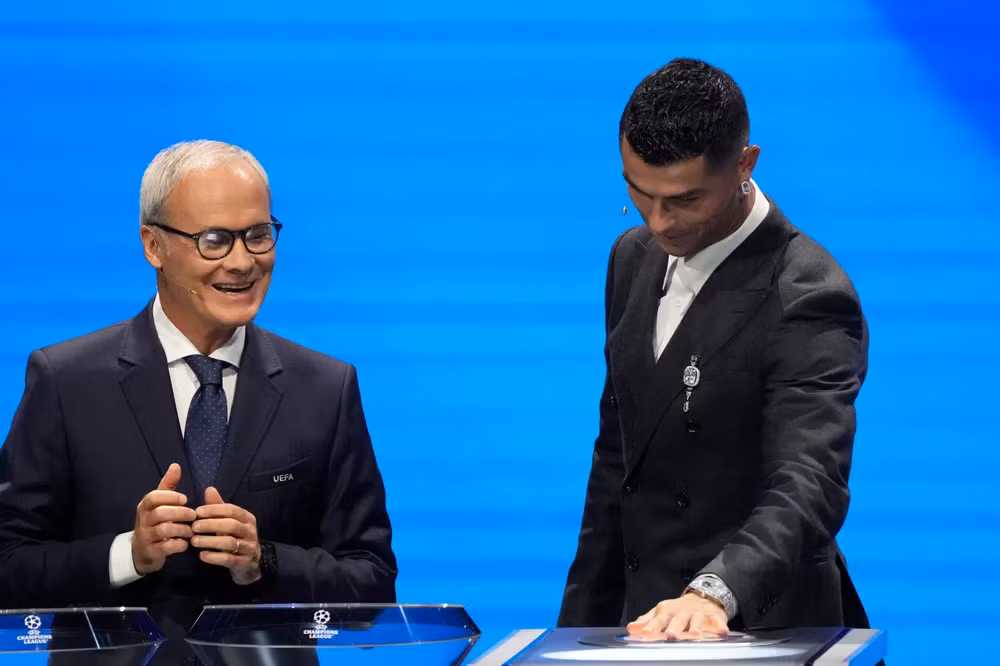 Ronaldo khiến mọi người háo hức mỗi lần ấn nút. (Ảnh: Getty) Ronaldo khiến mọi người háo hức mỗi lần ấn nút. (Ảnh: Getty)