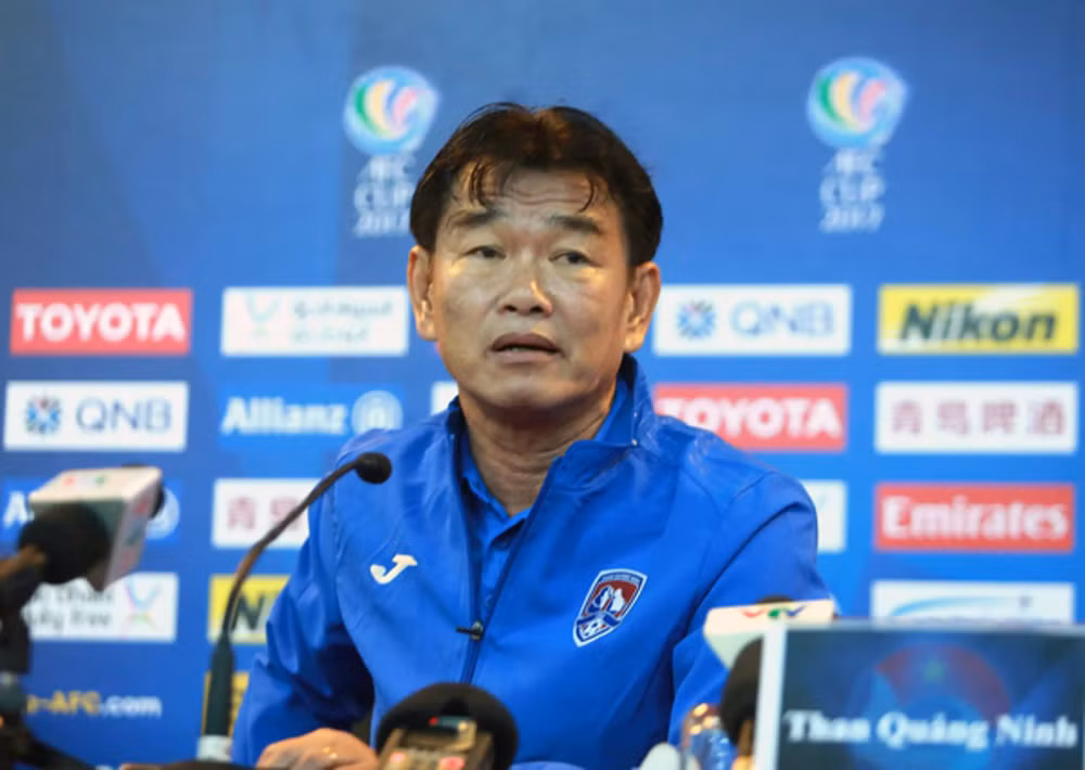 Ông Phan Thanh Hùng từng dẫn dắt tuyển Việt Nam trong giai đoạn 2012. (Ảnh: Goal.com)