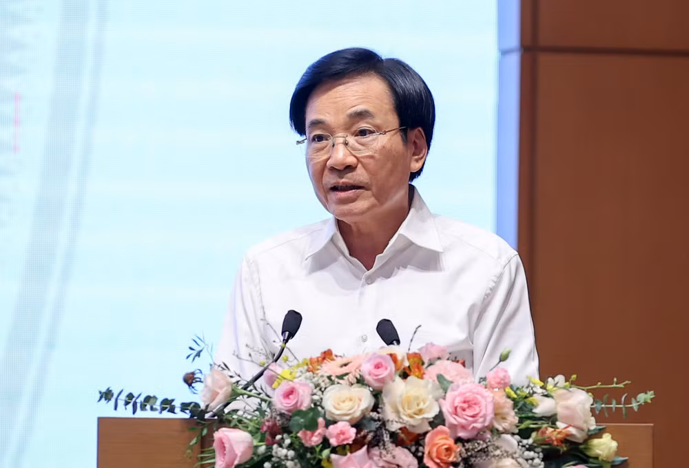 Bộ trưởng, Chủ nhiệm Văn phòng Chính phủ Trần Văn Sơn phát biểu tại Hội nghị. Bộ trưởng, Chủ nhiệm Văn phòng Chính phủ Trần Văn Sơn phát biểu tại Hội nghị.