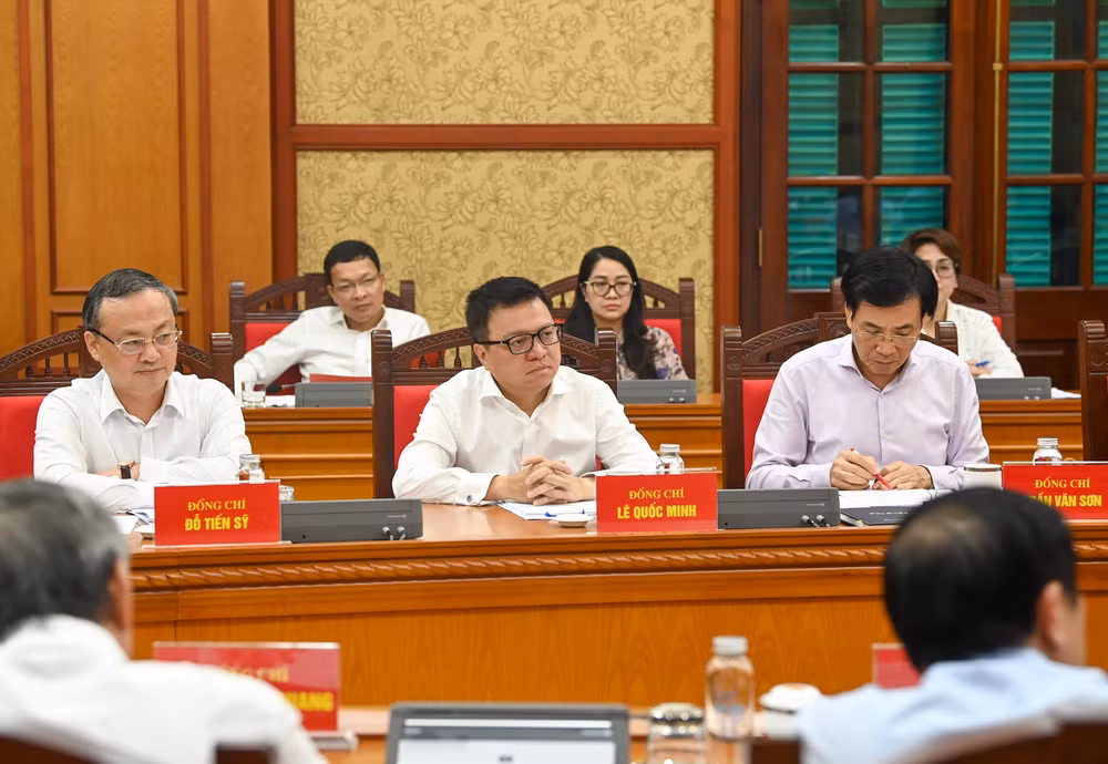 Các đại biểu dự phiên họp. (Ảnh DUY LINH)