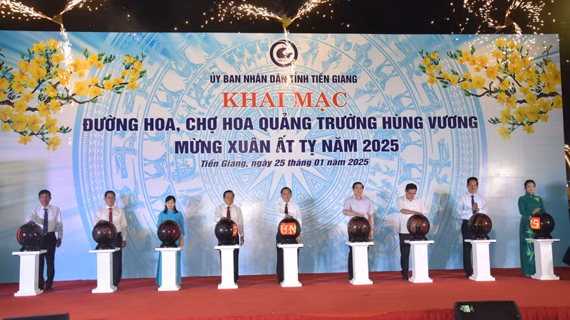 Khai mạc đường hoa. Khai mạc đường hoa.