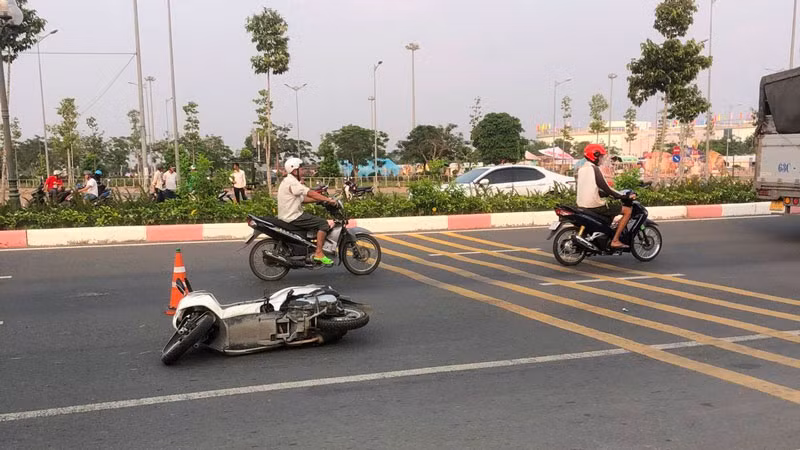 Hiện trường vụ tai nạn khiến 2 người chết, 1 người bị thương.