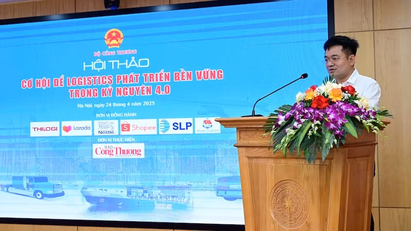 Tổng Biên tập Báo Công thương Nguyễn Văn Minh phát biểu khai mạc hội thảo.