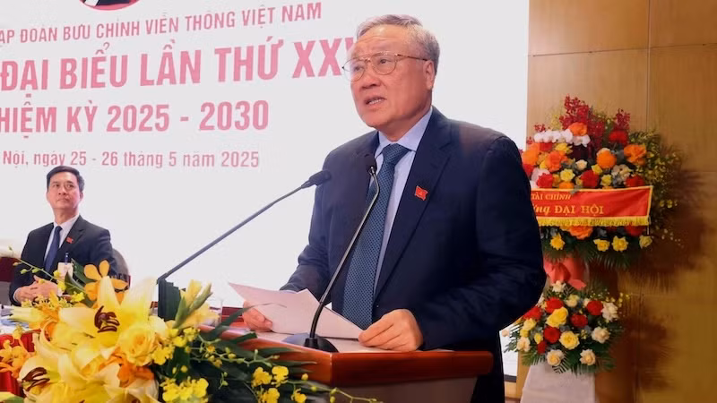 Phó Thủ tướng Thường trực Chính phủ Nguyễn Hòa Bình phát biểu ý kiến chỉ đạo tại hội nghị.