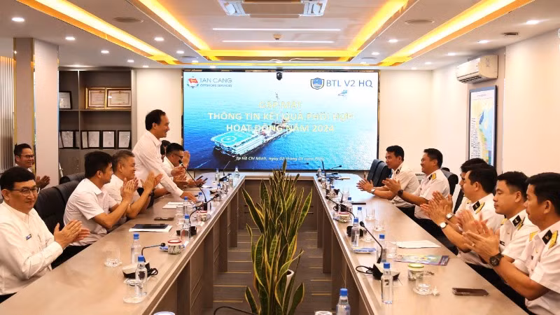 Buổi làm việc giữa Vùng 2 Hải quân và Công ty cổ phần dịch vụ biển Tân Cảng, Tổng Công ty Tân cảng Sài Gòn.