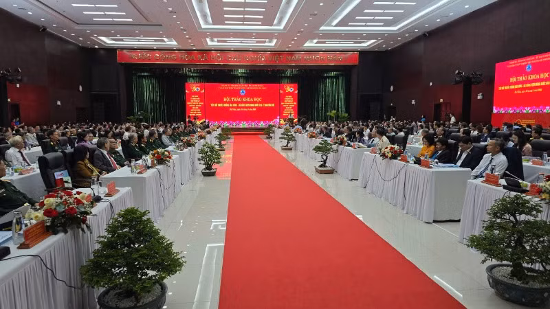 Quang cảnh hội thảo khoa học: Tiếp nối truyền thống hào hùng-Đà Nẵng vươn mình bước vào kỷ nguyên mới