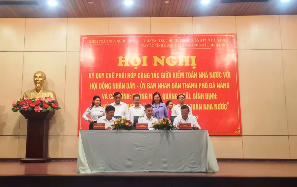 Ký kết Quy chế phối hợp công tác giữa Kiểm toán nhà nước và Thường trực Hội đồng nhân dân, Ủy ban nhân dân các địa phương từ Đà Nẵng đến Bình Định.