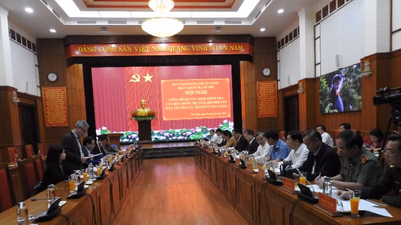 Đoàn Kiểm tra số 1909 của Bộ Chính trị làm việc với Ban Thường vụ Thành ủy Đà Nẵng.
