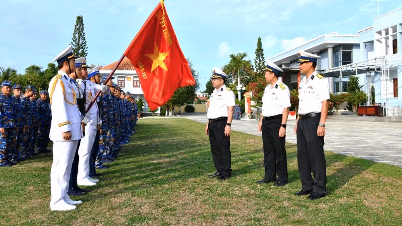 Chỉ huy Vùng 5 kiểm tra công tác chuẩn bị cho mùa huấn luyện mới tại Lữ đoàn 127.