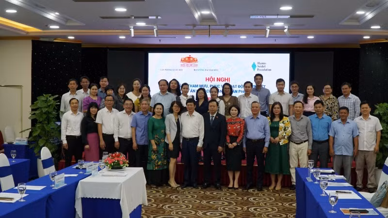 Tăng cường năng lực của cán bộ Văn phòng Quốc hội và năng lực lập pháp của các đại biểu Quốc hội vì mục tiêu phát triển kinh tế-xã hội bền vững. Tăng cường năng lực của cán bộ Văn phòng Quốc hội và năng lực lập pháp của các đại biểu Quốc hội vì mục tiêu phát triển kinh tế-xã hội bền vững.