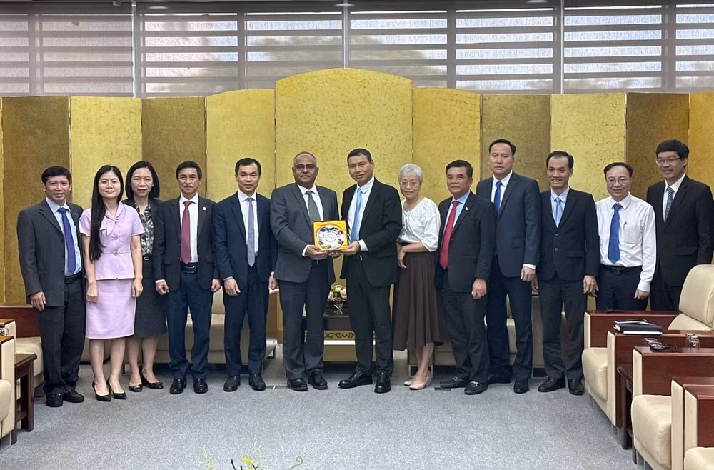 ABD cam kết tiếp tục hỗ trợ thành phố Đà Nẵng trong những lĩnh vực mà hai bên cùng quan tâm. ABD cam kết tiếp tục hỗ trợ thành phố Đà Nẵng trong những lĩnh vực mà hai bên cùng quan tâm.