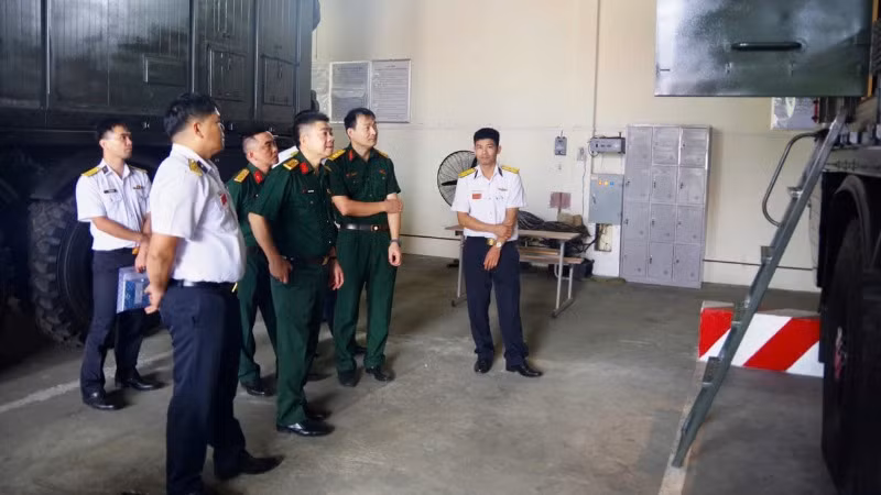 Kiểm tra tình trạng kỹ thuật xe-máy.