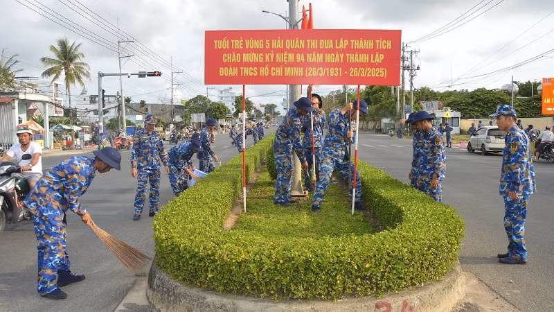 Làm đẹp đường phố ở thành phố Phú Quốc, tỉnh Kiên Giang