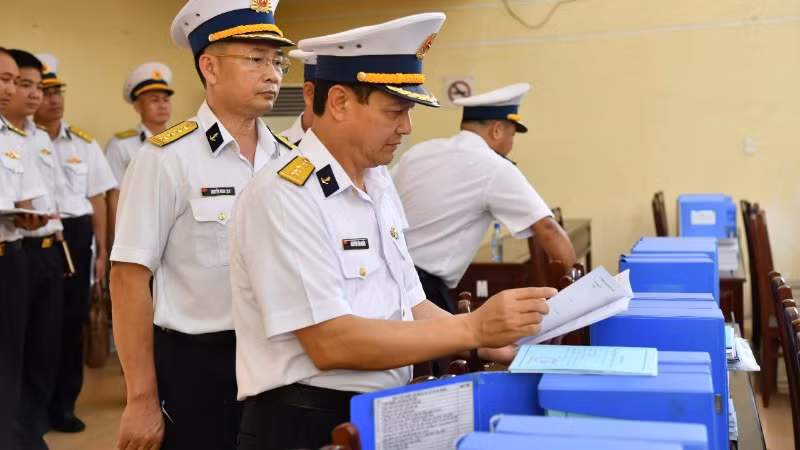 Thủ trưởng Bộ Tư lệnh Vùng 2 kiểm tra công tác chuẩn bị ra quân huấn luyện tại Lữ đoàn 125. Thủ trưởng Bộ Tư lệnh Vùng 2 kiểm tra công tác chuẩn bị ra quân huấn luyện tại Lữ đoàn 125.