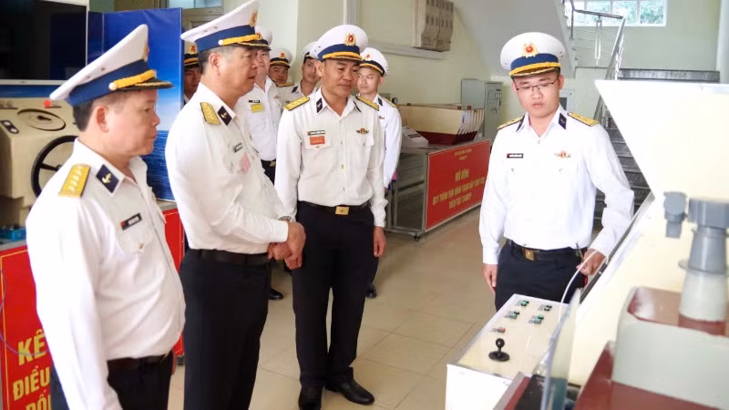 Đoàn Quân chủng Hải quân kiểm tra mô hình huấn luyện tại Lữ đoàn 172, Vùng 3 Hải quân.