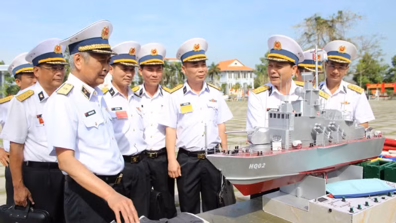 Mô hình học cụ tàu chiến đấu phục vụ huấn luyện tại Trung tâm Huấn luyện, Vùng 2 Hải quân. Mô hình học cụ tàu chiến đấu phục vụ huấn luyện tại Trung tâm Huấn luyện, Vùng 2 Hải quân.
