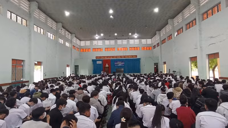 Hội nghị tuyên truyền biển, đảo, thu hút nguồn nhân lực Hải quân tại Ninh Thuận.