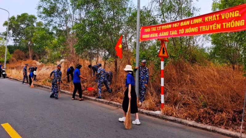 Đoàn cơ sở Lữ đoàn 167 phối hợp cùng Đoàn cơ sở xã Long Sơn và Đồn Biên phòng Long Sơn tổ chức hoạt động Ngày thứ Bảy tình nguyện. Đoàn cơ sở Lữ đoàn 167 phối hợp cùng Đoàn cơ sở xã Long Sơn và Đồn Biên phòng Long Sơn tổ chức hoạt động Ngày thứ Bảy tình nguyện.