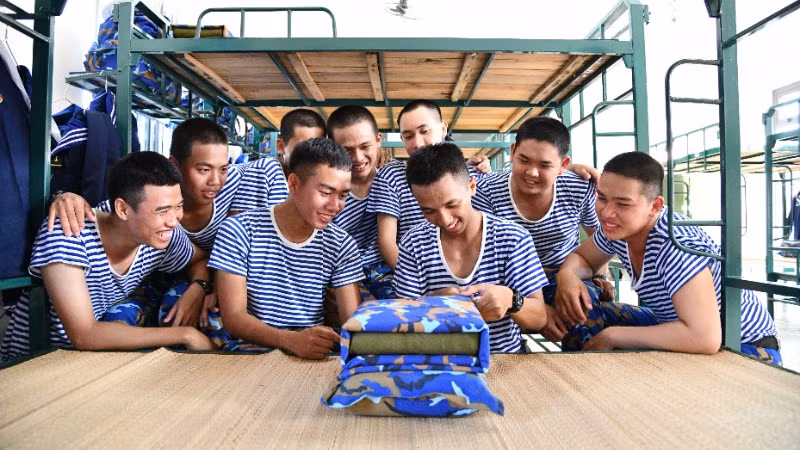 Cùng nhau học cách gấp chăn, màn. Cùng nhau học cách gấp chăn, màn.